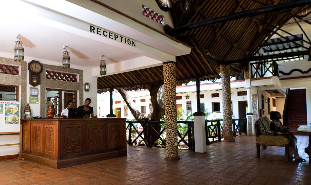 Mangro Hotel Диани-Бич Экстерьер фото